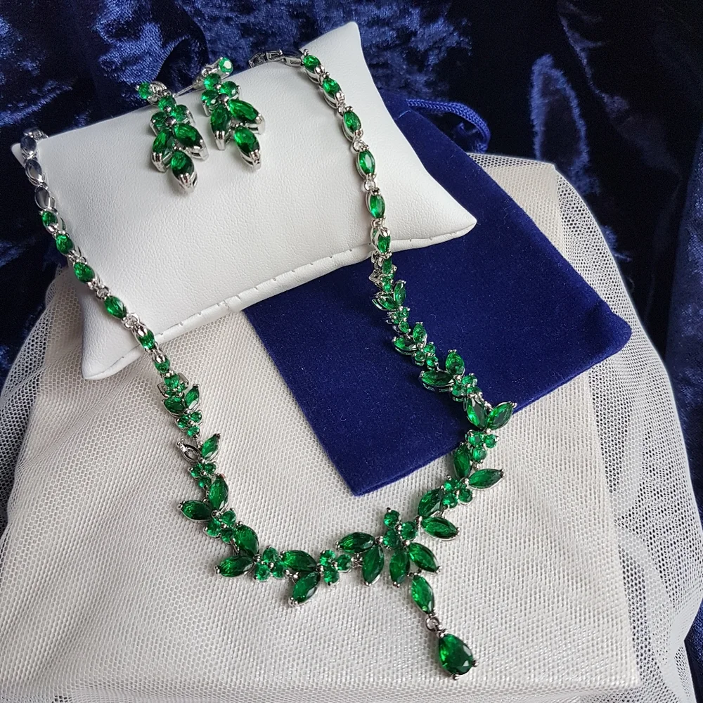 Swarovski Elements Emerald Green Marquis Teardrop Leaf Necklace & Earrings SET